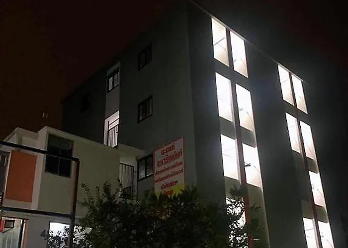 Na Nont Place ホテル